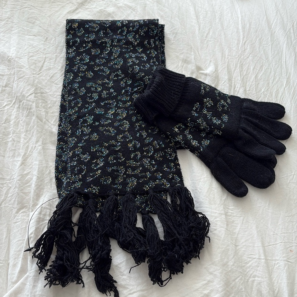 JOCELYN GLITTER SCARF AND GLOVE SET